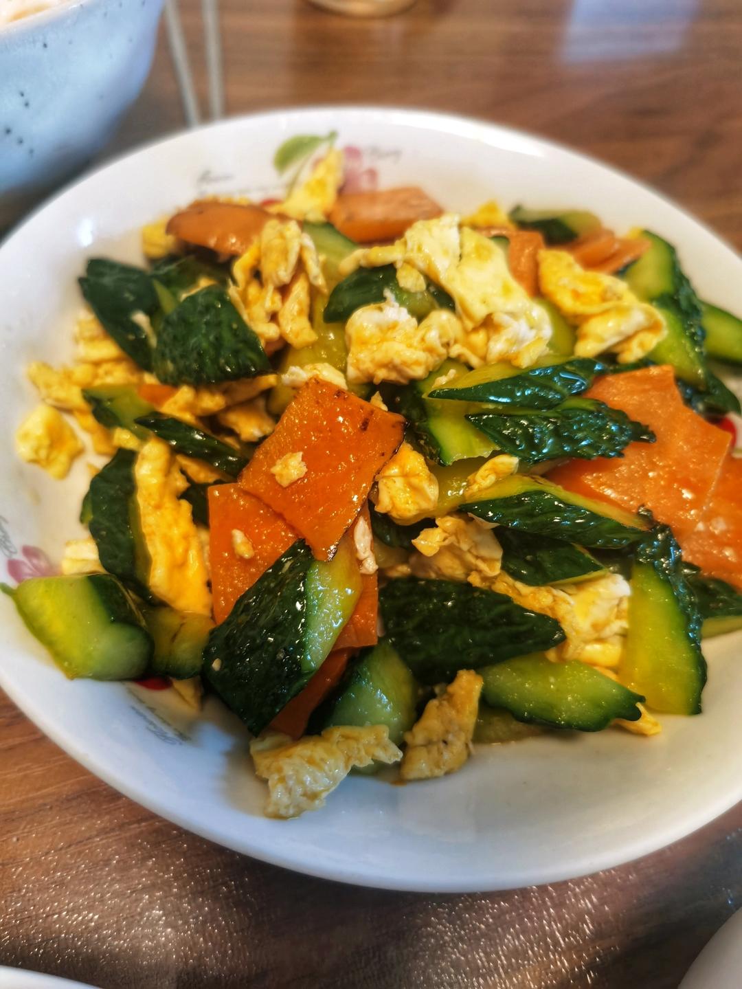 黄瓜炒鸡蛋 （青瓜炒鸡蛋）