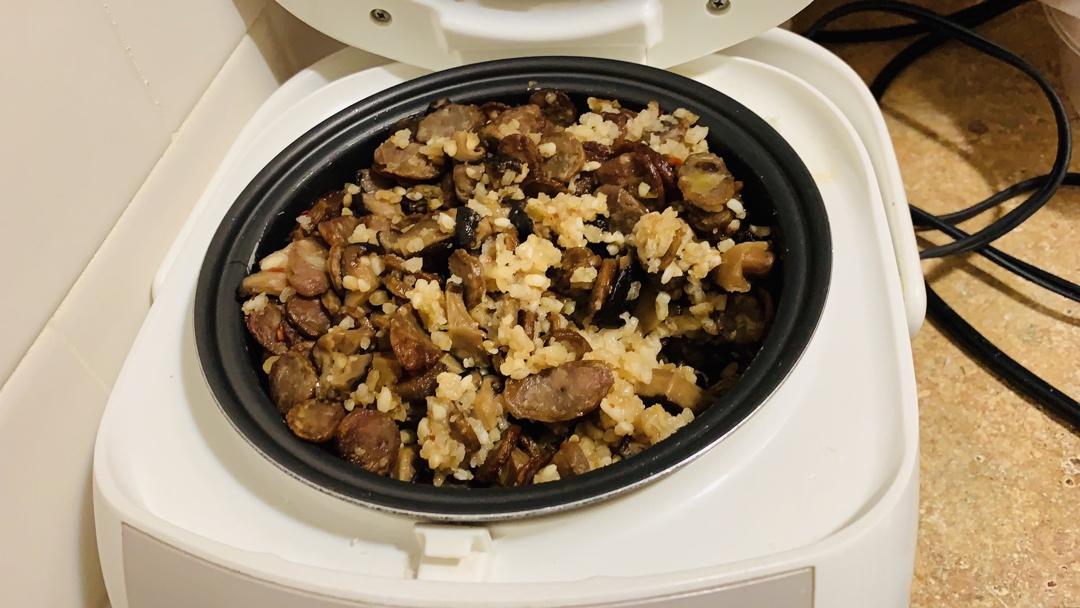 懒人必备～电饭煲腊肠焖饭