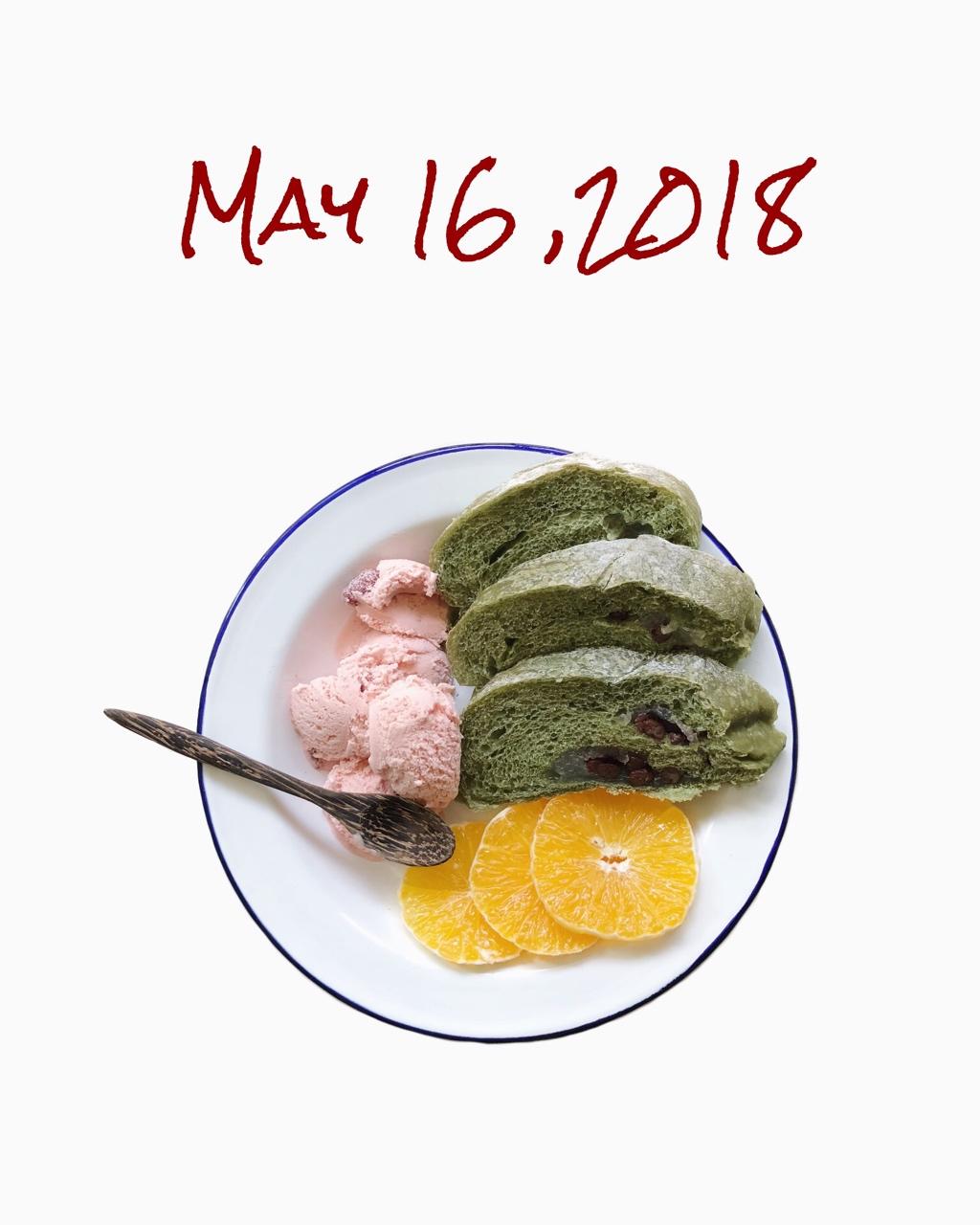 睡沙发才能吃上早餐