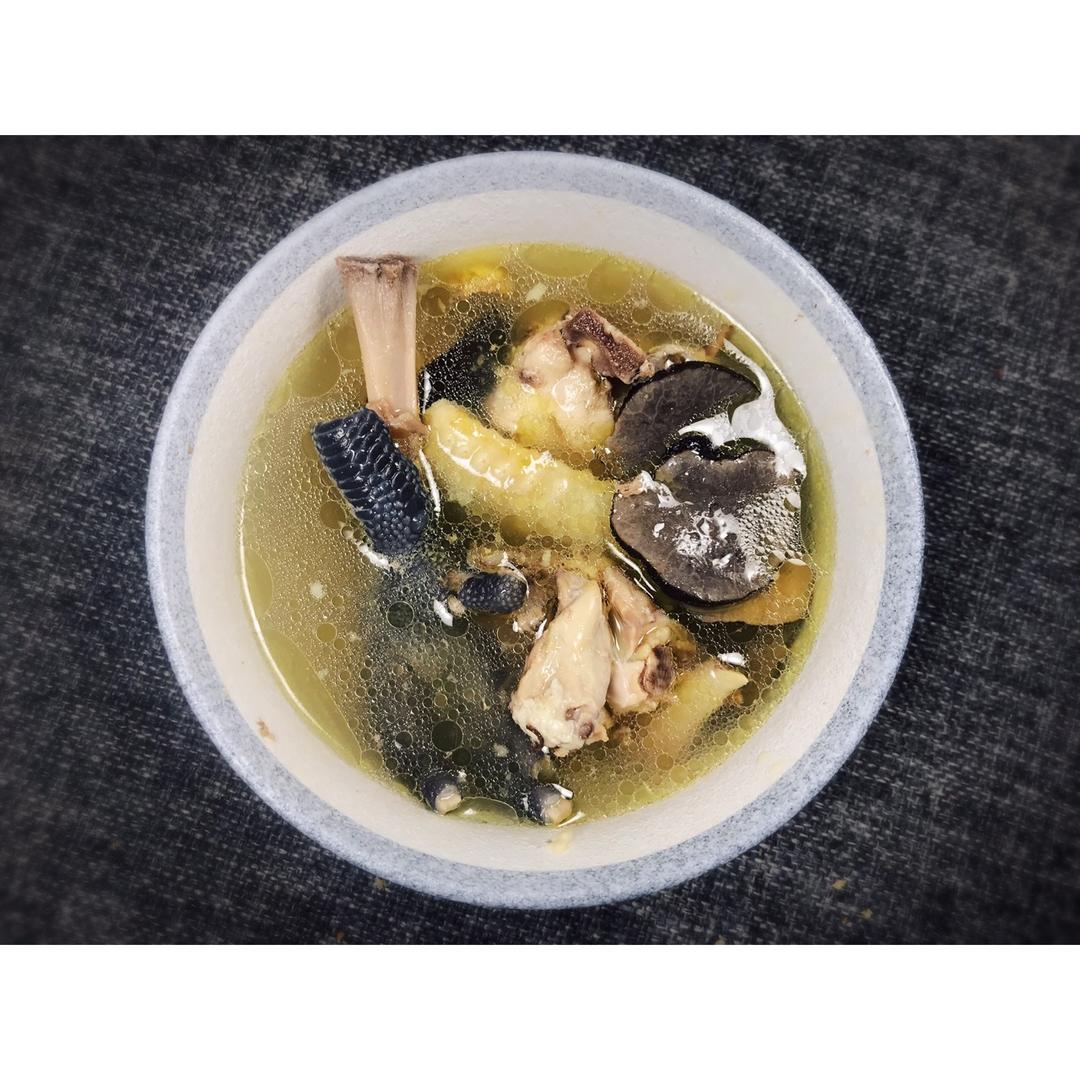黑松露炖鸡汤