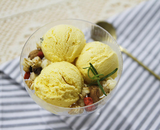 芒果冰淇淋的做法