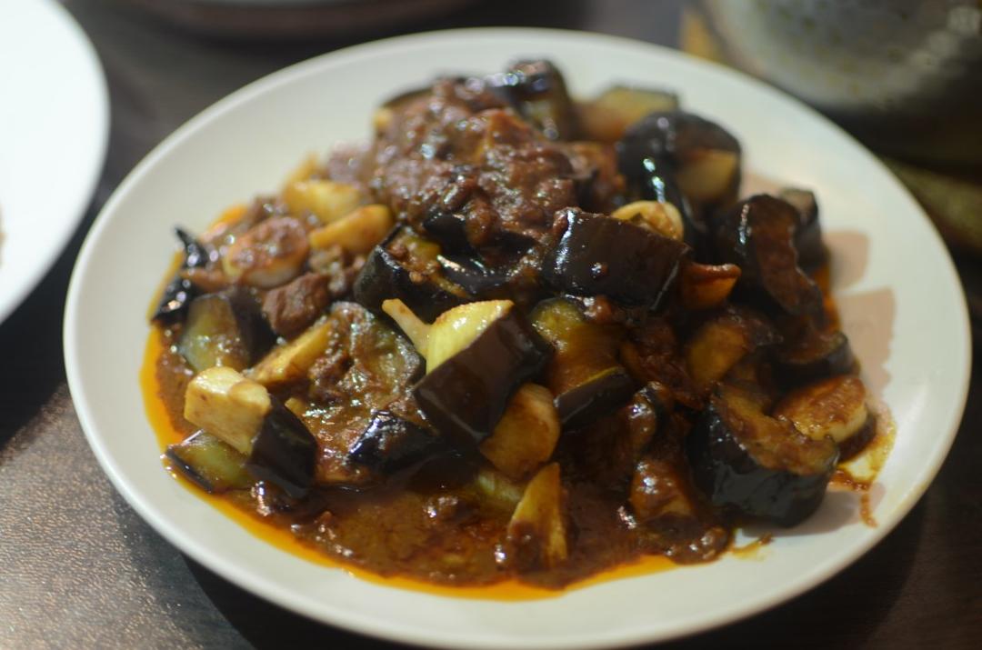 【香菇肉酱焖茄子】