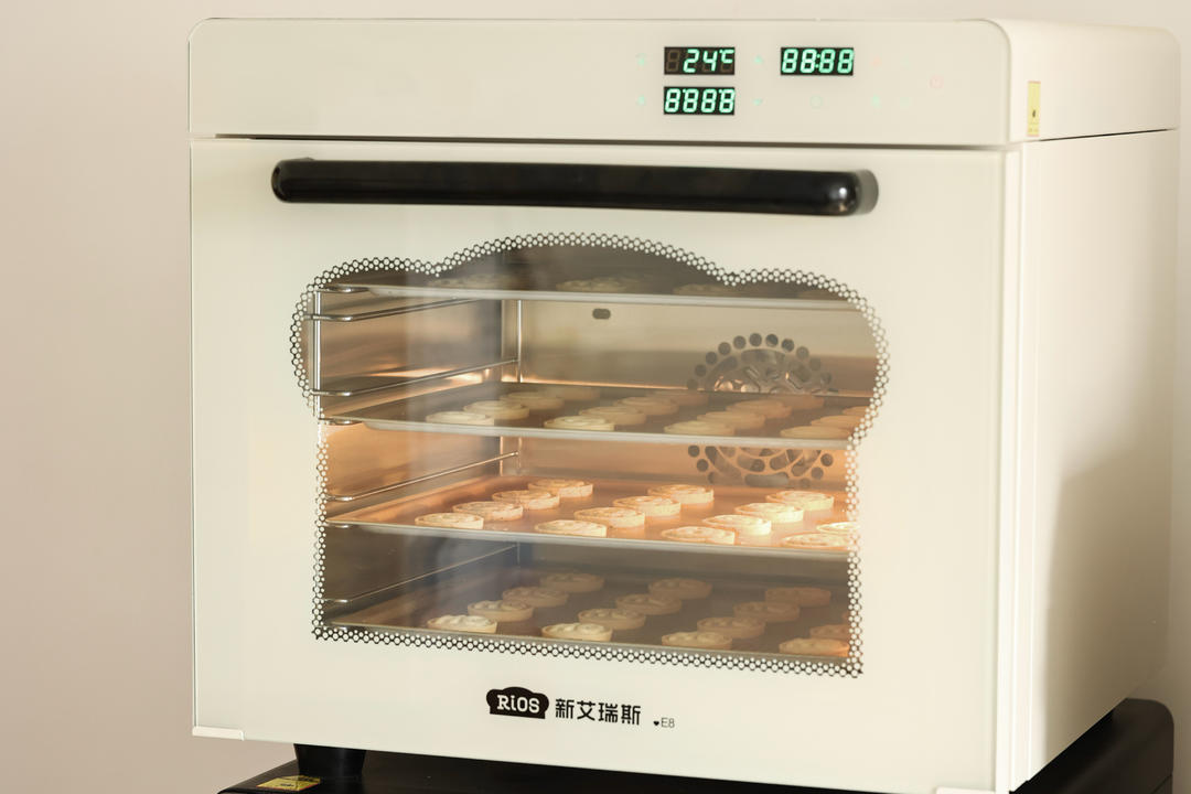 锁死这个万能饼干面团｜两口味曲奇饼干的做法 步骤17