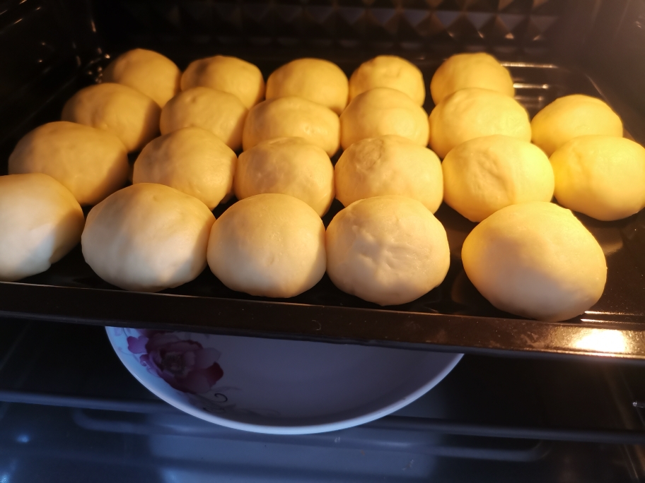 简单易做奶香小面包的做法 步骤2