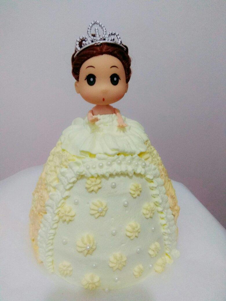 梦幻时尚的芭比蛋糕