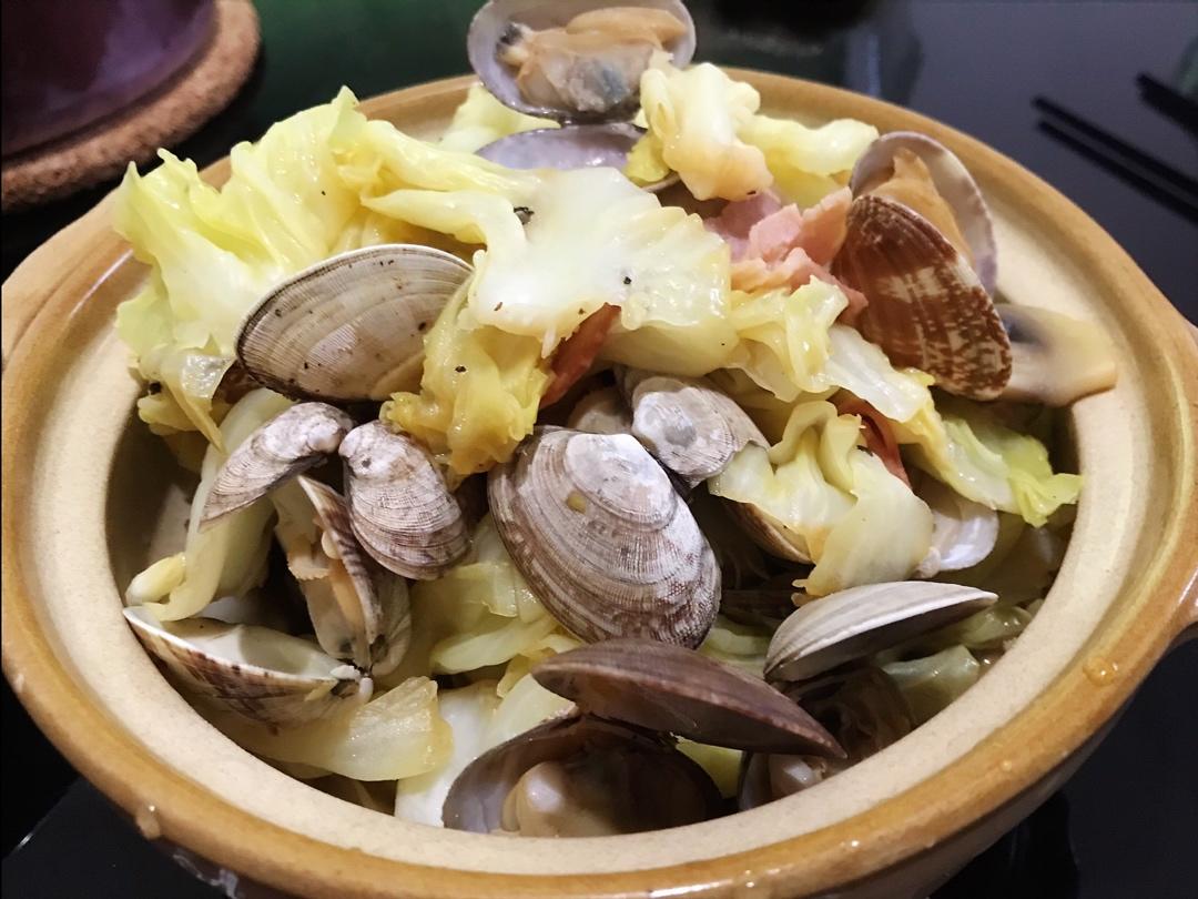 《昨日的美食》之培根高丽菜蛤蜊蒸
