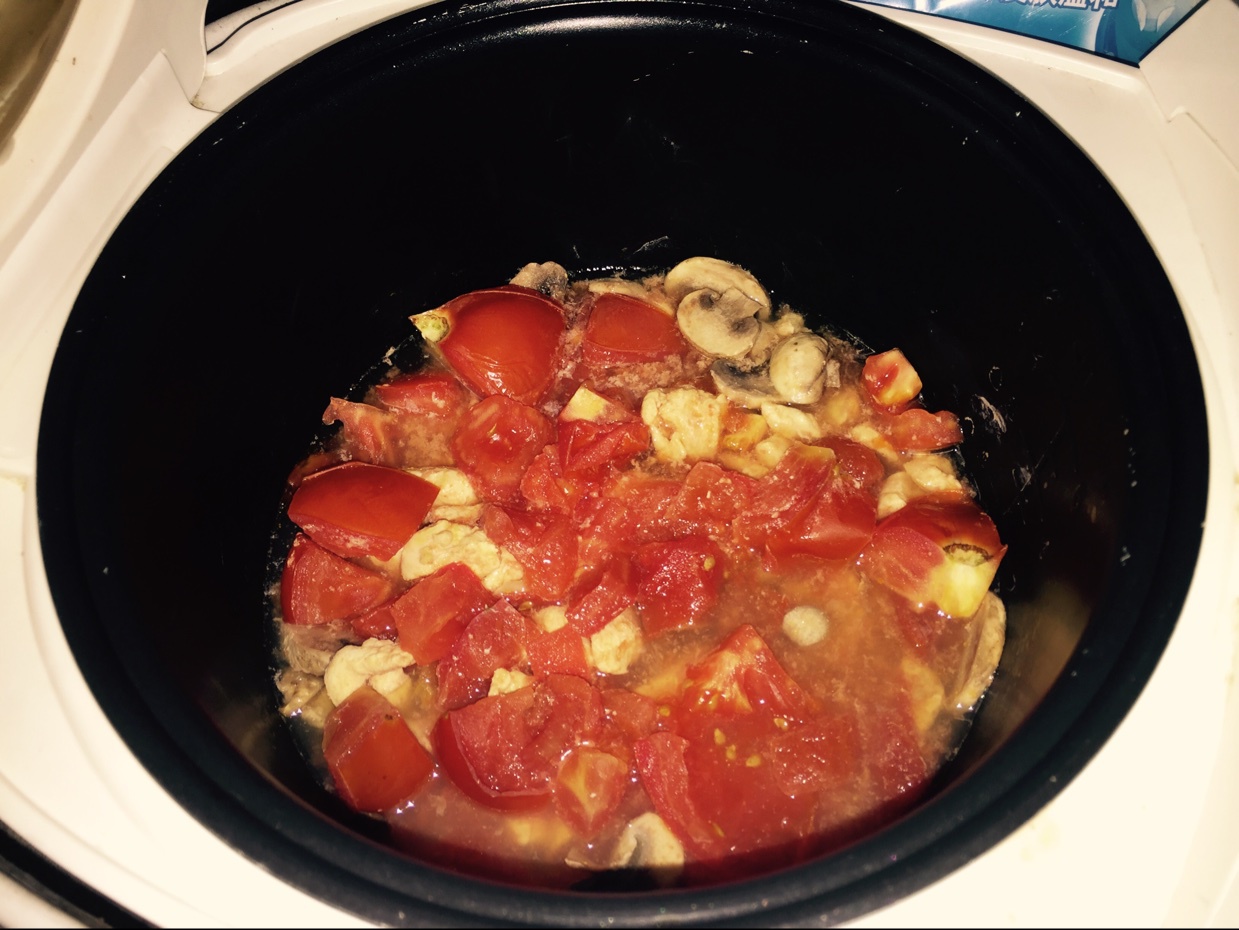 电饭煲30min-番茄时蔬鸡胸肉