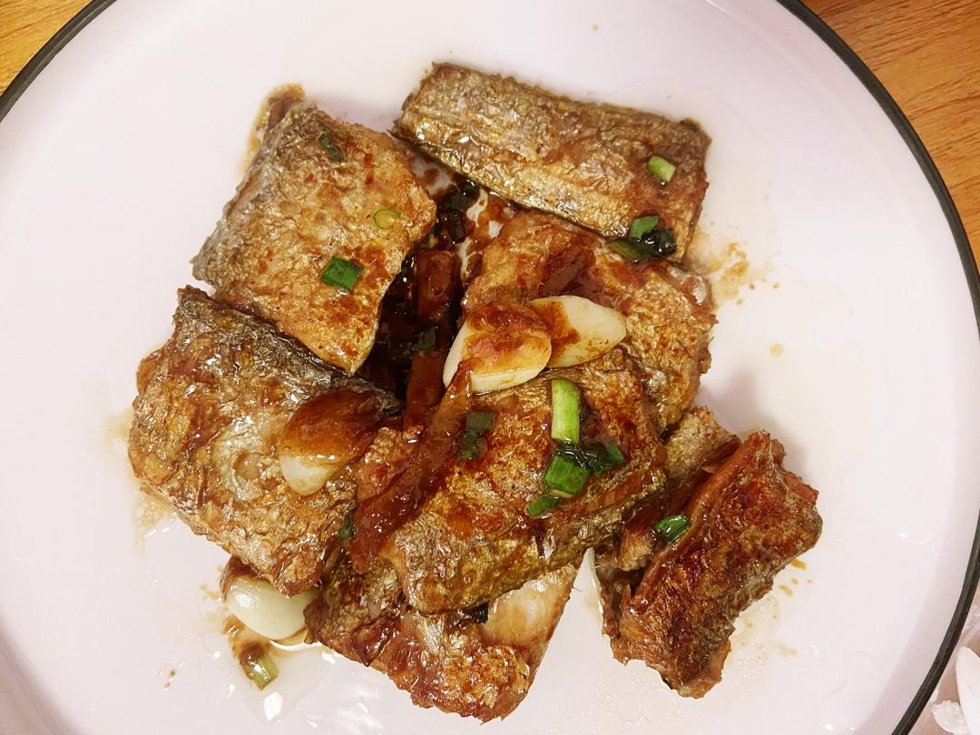 家常红烧带鱼