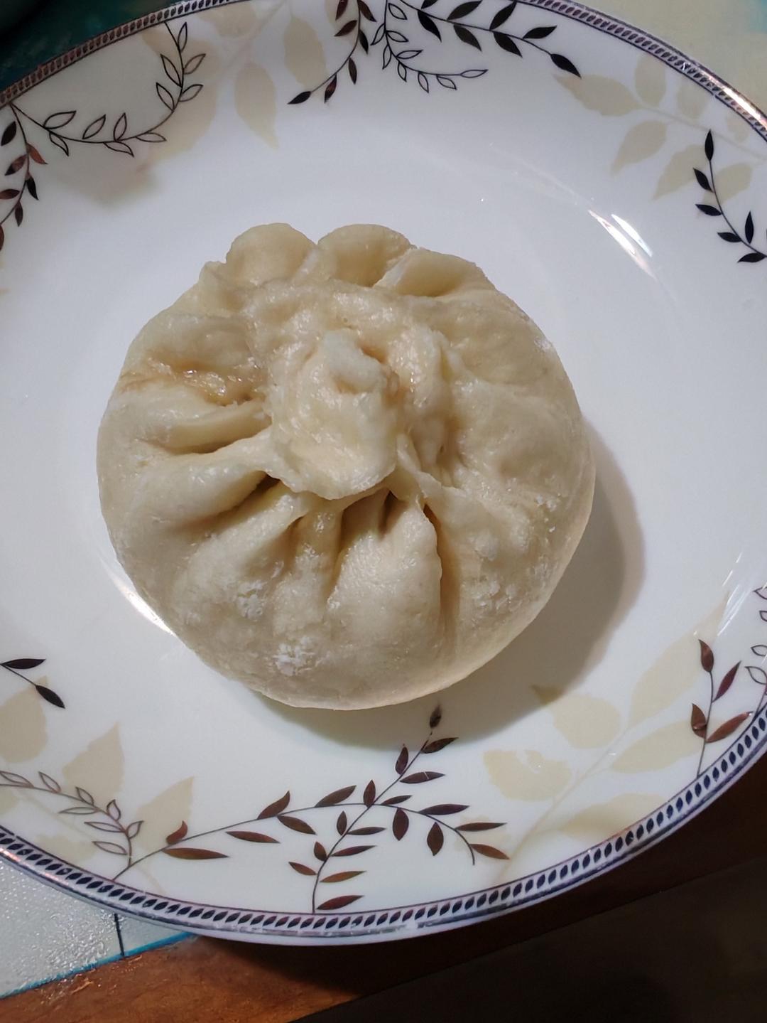 鲜嫩多汁香菇芹菜肉包