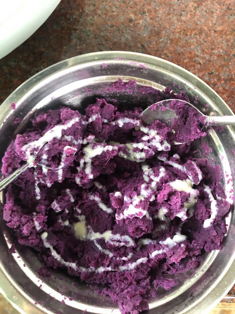 全麦芋泥紫薯肉松包