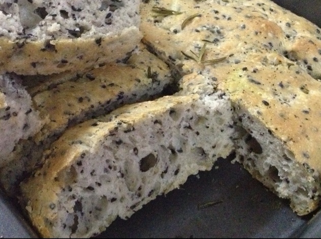 【KINFOLK】迷迭香佛卡夏（附天然酵种版）