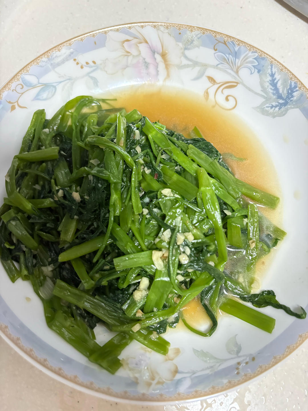 厨师长教你：“蒜爆空心菜”的家常做法，蒜香浓郁，口感爽脆