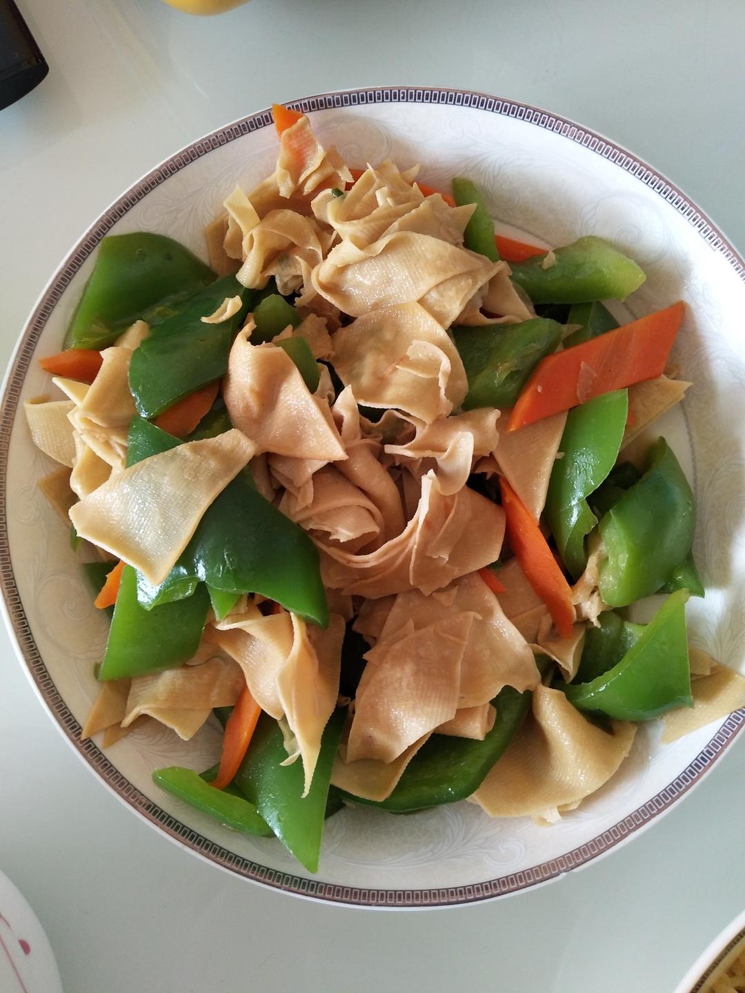 『彤彤』做的尖椒豆片