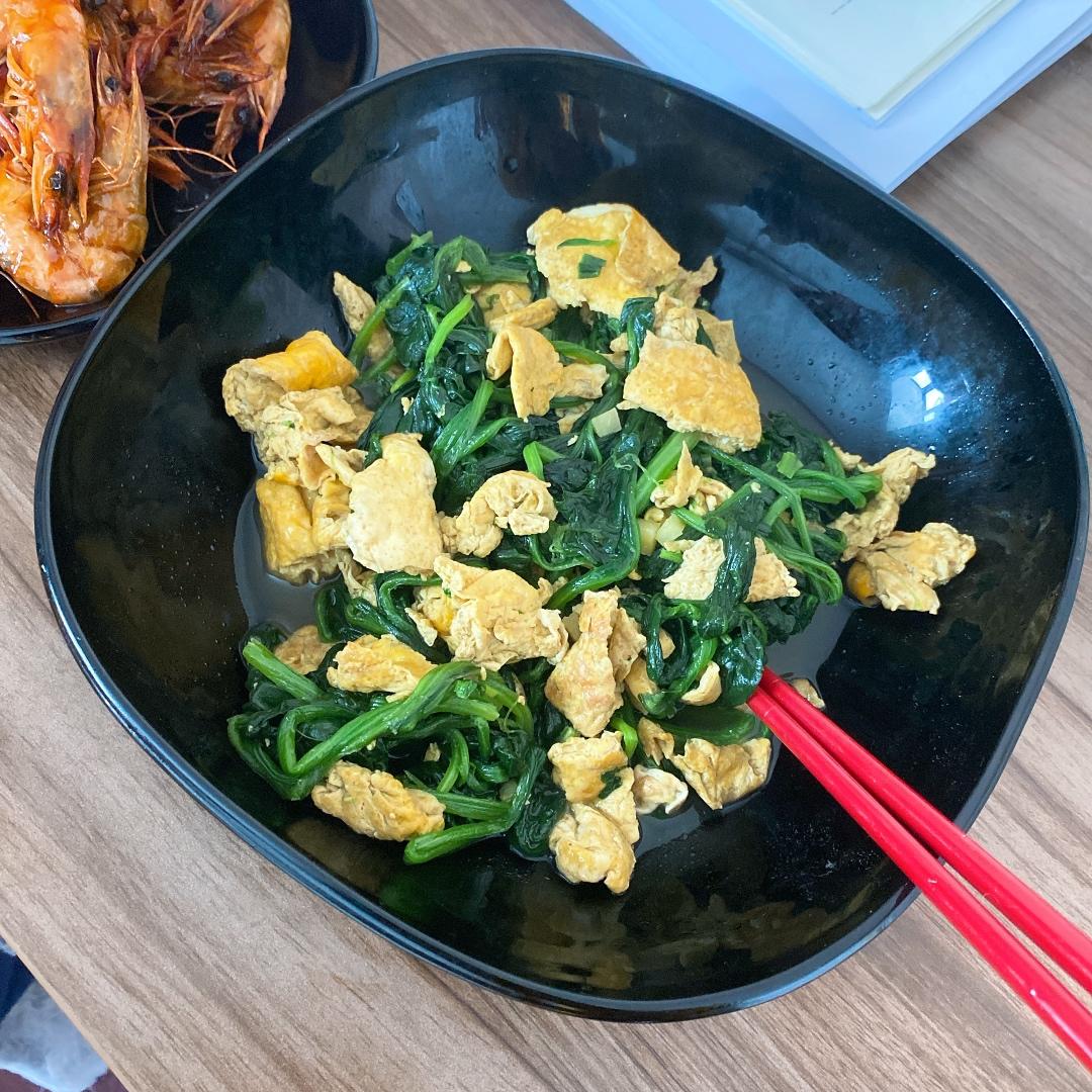 菠菜炒鸡蛋