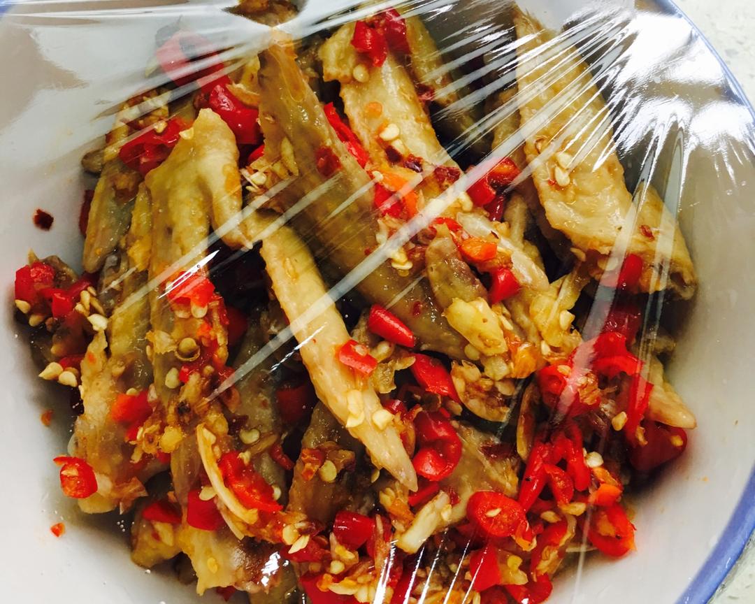 凉拌鸡翅尖／鸭掌