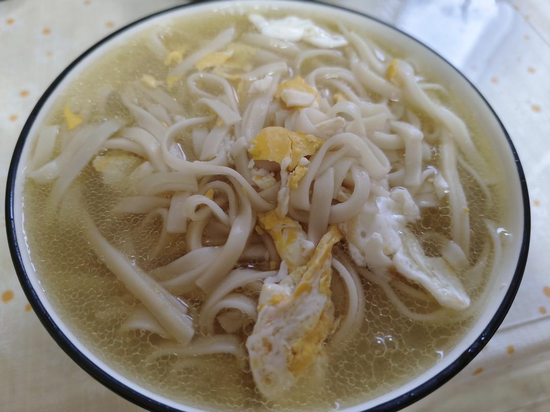 清汤鸡蛋面