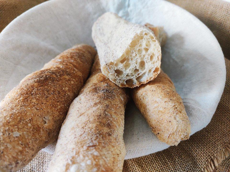香脆健康的全麦法棍Whole Wheat Baguette