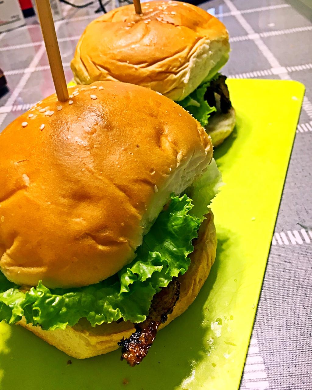 长耳朵兔子君做的日式出汁汉堡