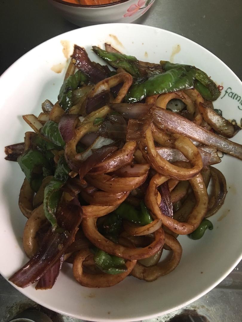 斐然泽子做的江湖夜宵爆炒鱿鱼圈