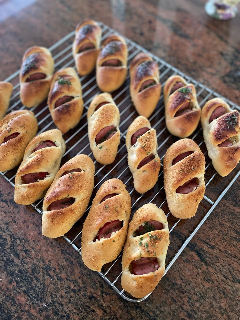 爆汁德式香肠面包｜大口吃肉肉｜发酵时间短｜快手好吃｜无需手套膜｜可做无油无糖