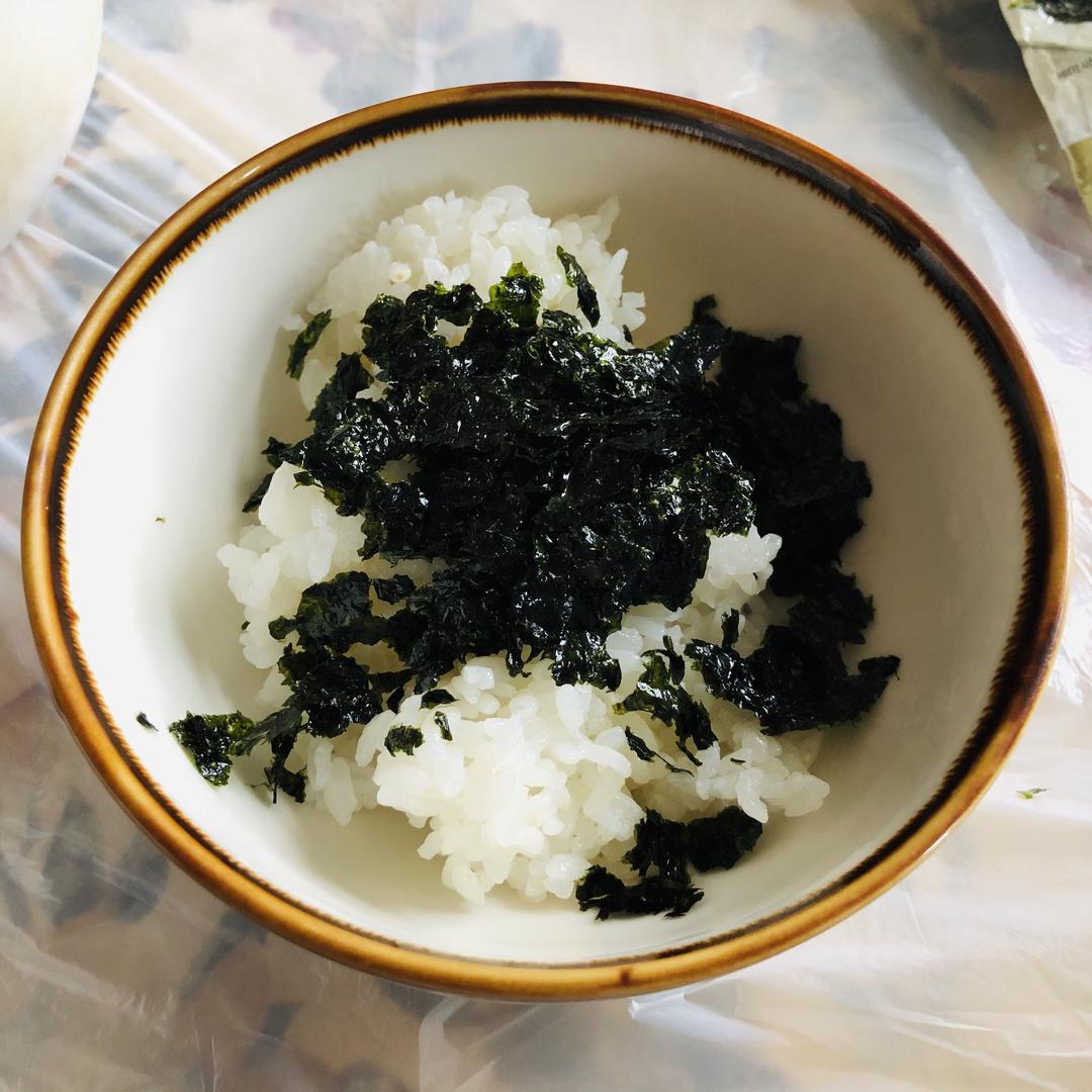 夏日开胃下饭海苔拌饭的做法