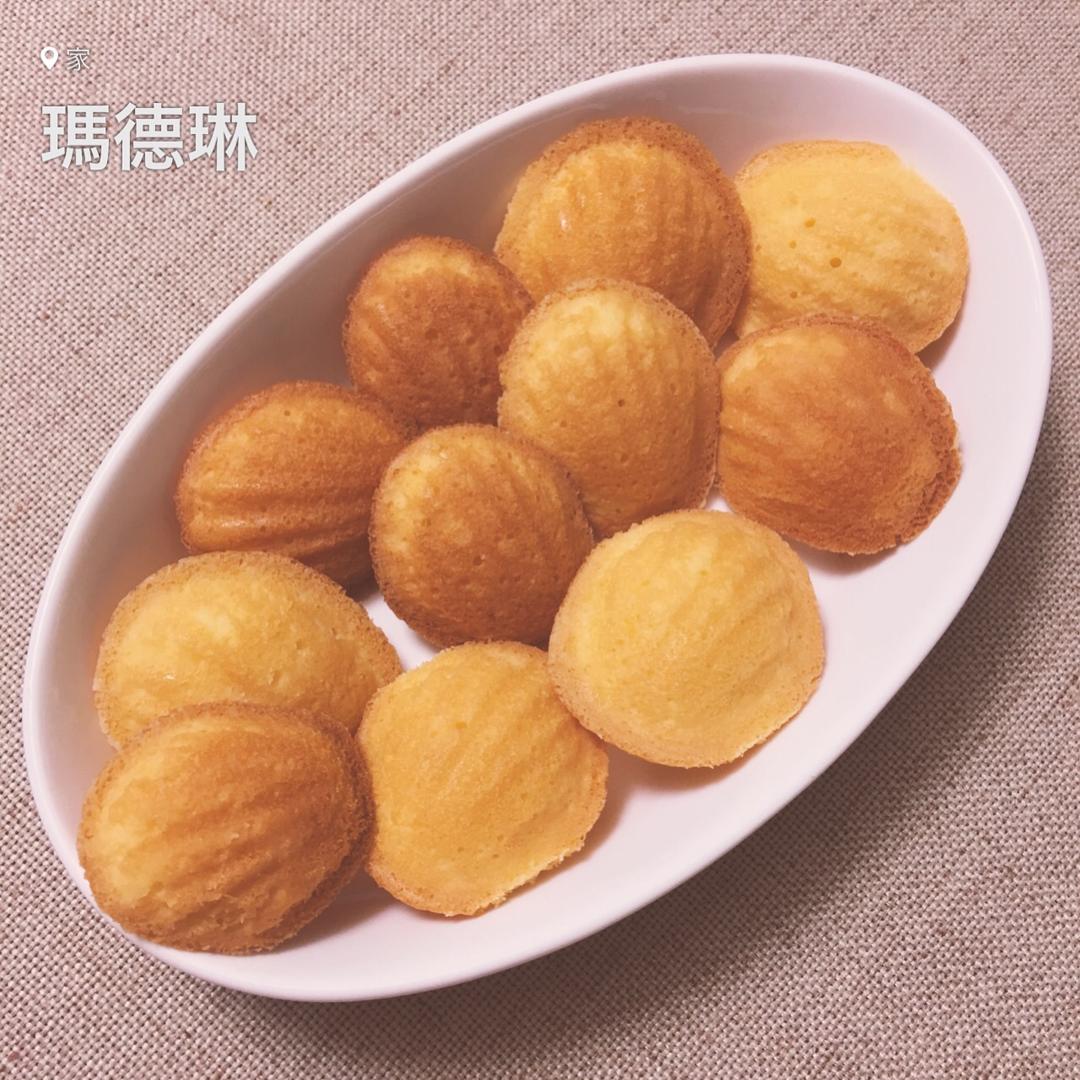 玛德琳（蓝带方）