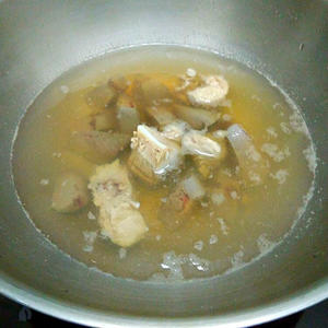 土茯苓赤小豆煲猪横脷的做法 步骤2