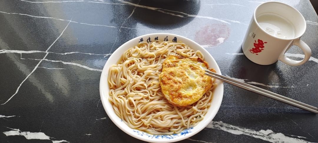 超简单的10分钟做好-热汤面