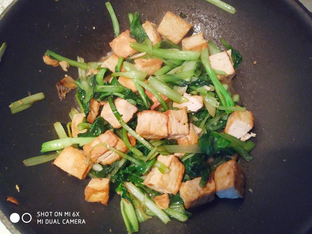 香嫩多汁补钙菜肴豆腐炒油菜