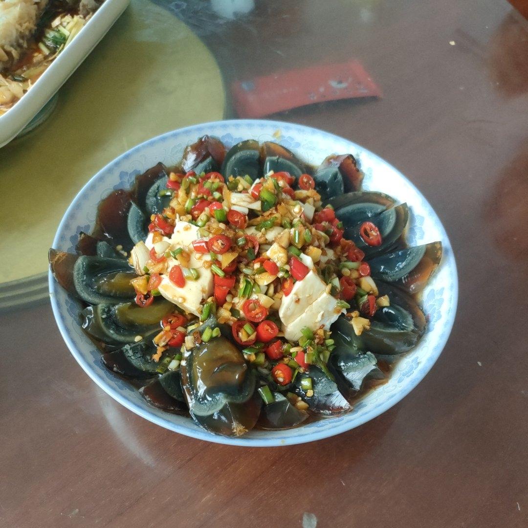 凉拌皮蛋豆腐