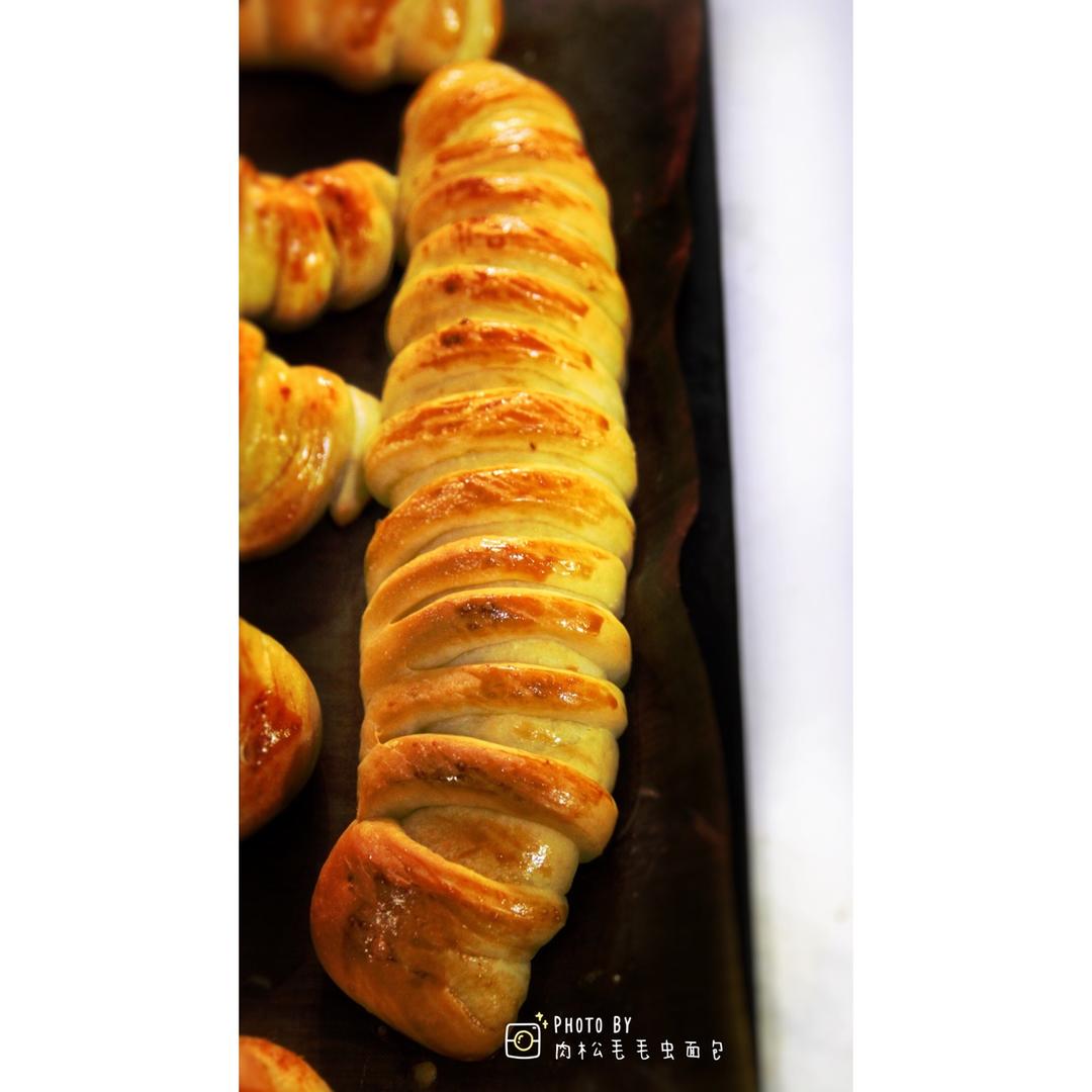 毛毛虫肉松面包