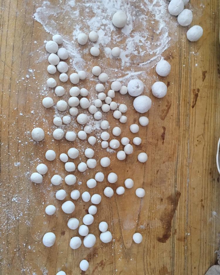 我就迎着太阳跑做的自制小汤圆