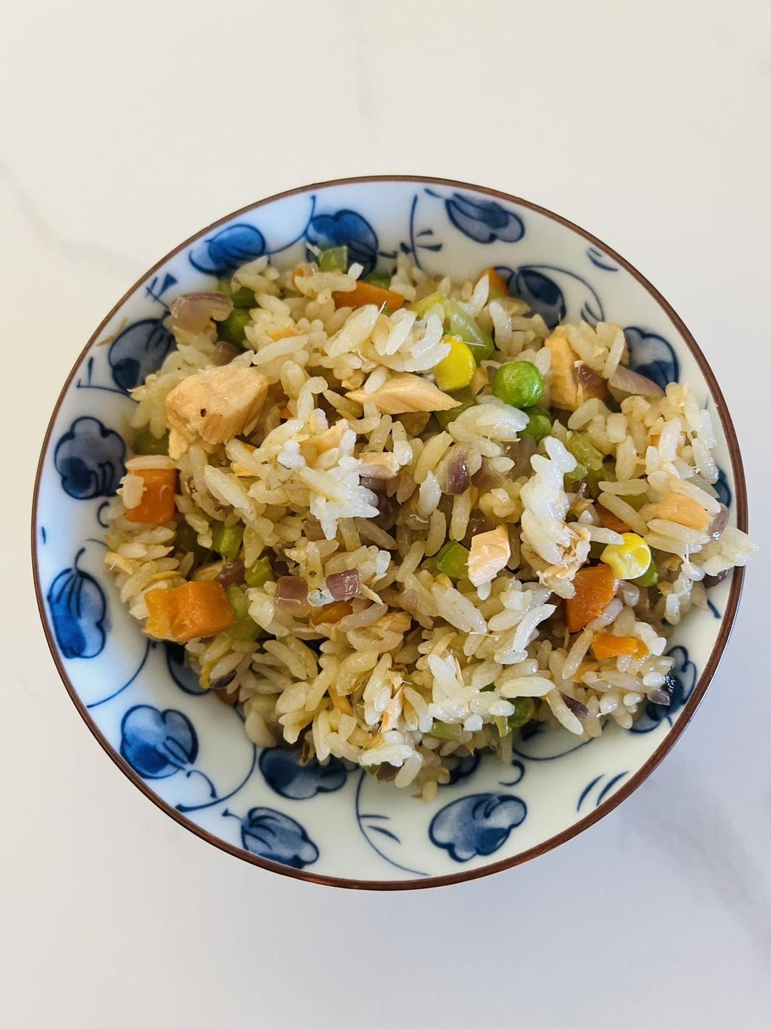 低脂三文鱼炒饭