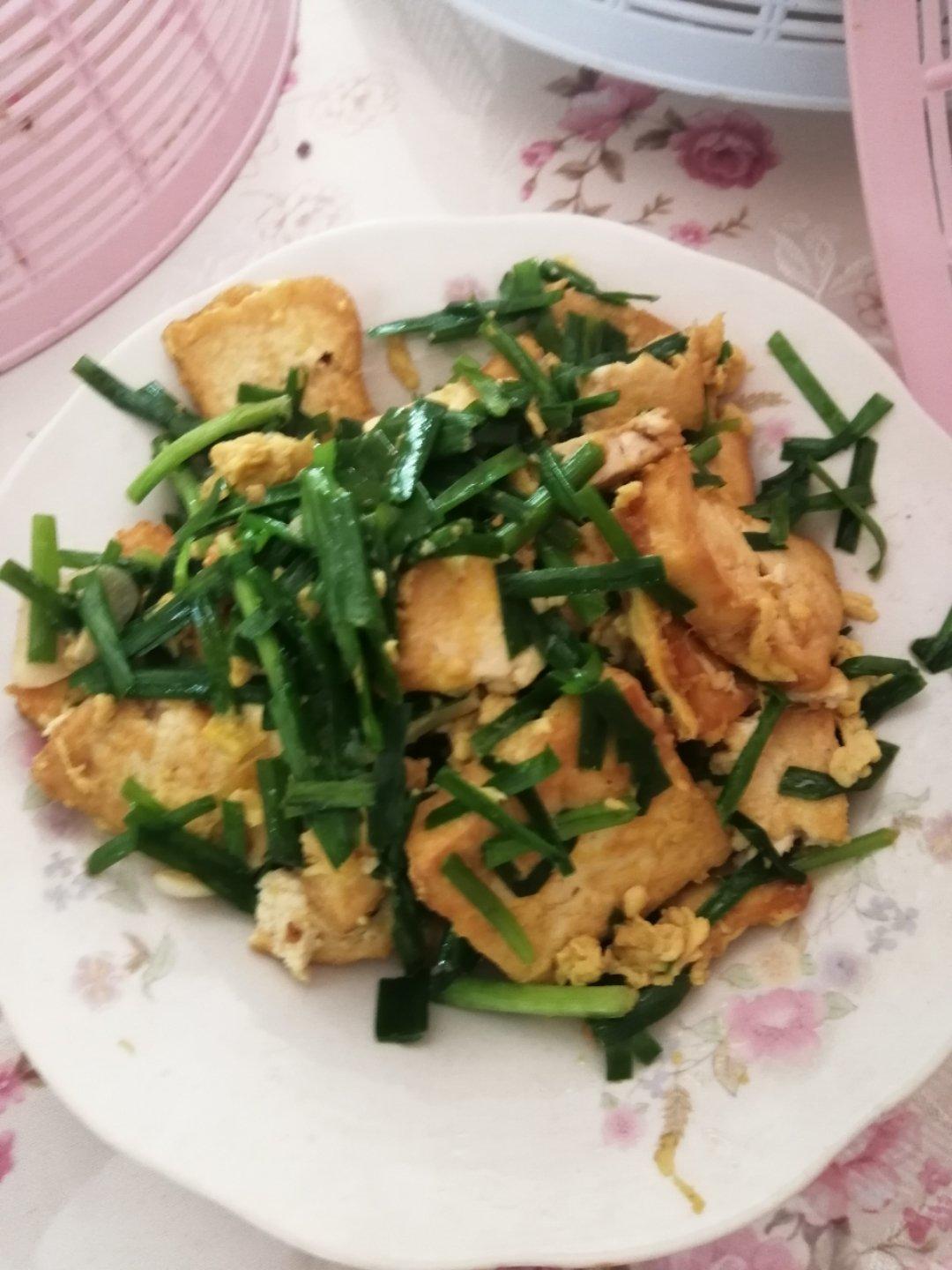 韭菜炒豆腐