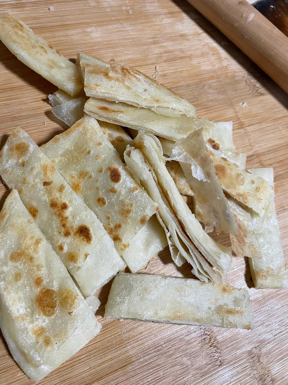 烙饼不硬的小窍门 掌握了你也能看出柔软多层凉了不硬的小油饼