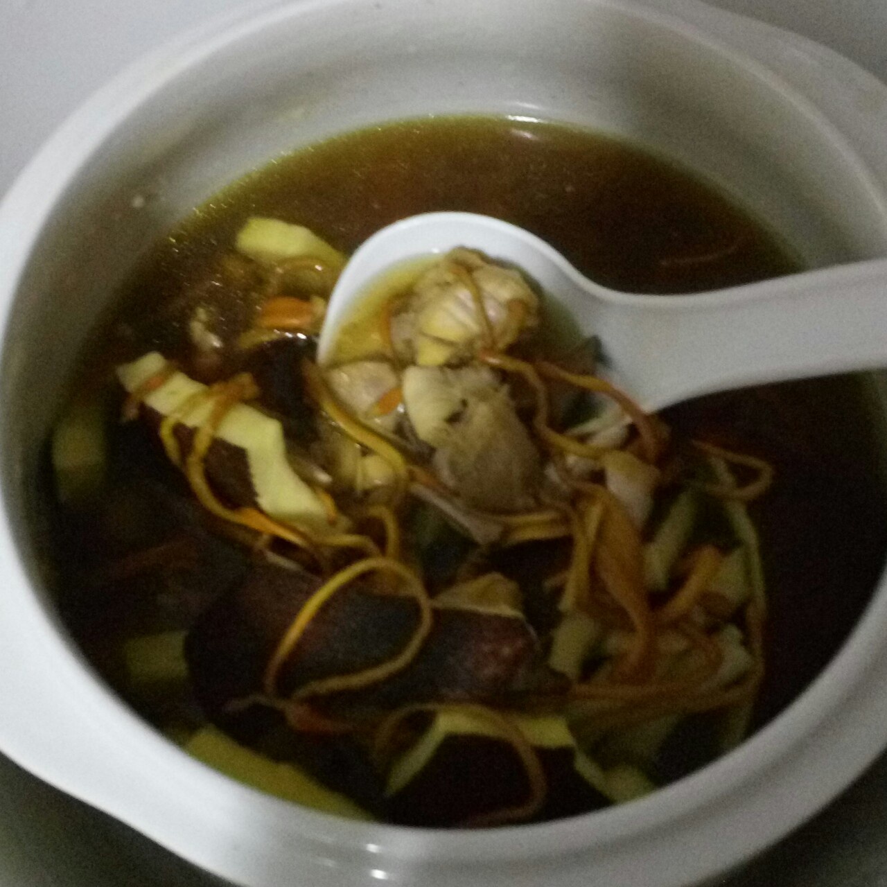 虫草花椰子老鸡汤