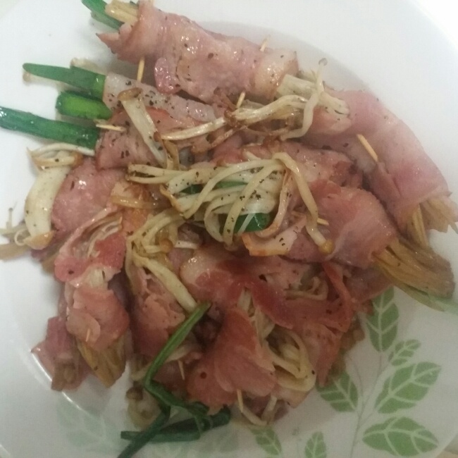 香煎培根金针菇卷