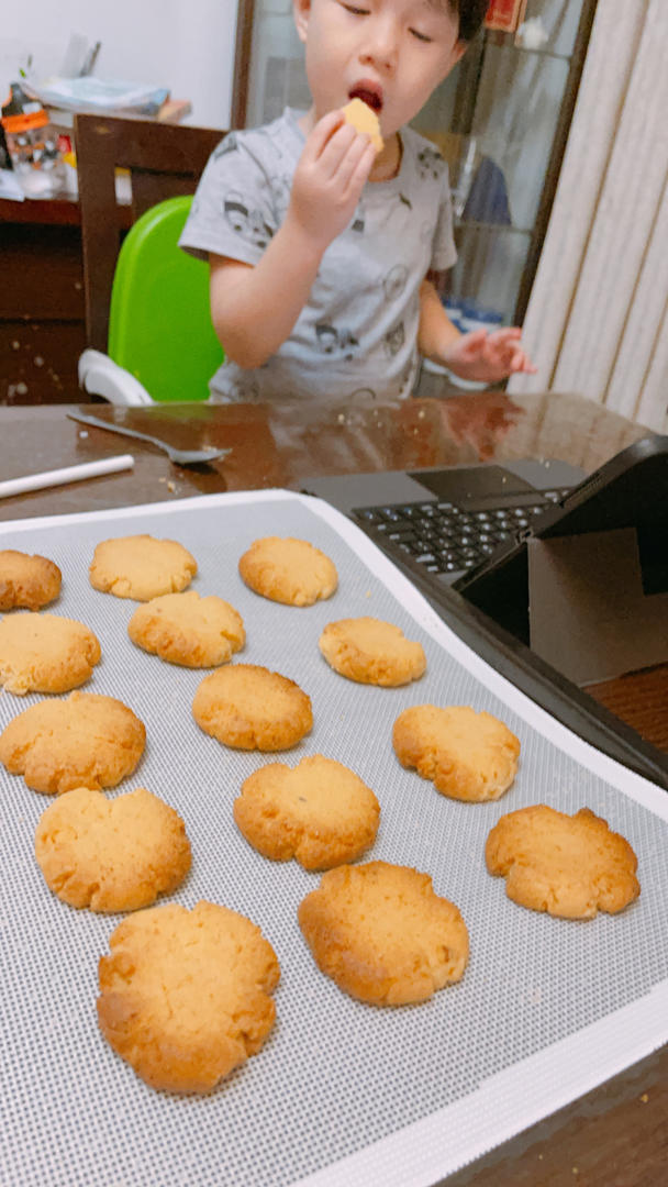 小小桃酥饼