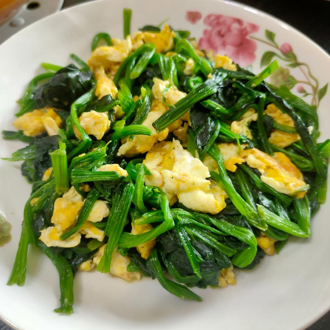 可缓解用眼疲劳的鸡蛋炒菠菜来啦