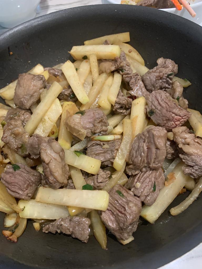 香芹芥蓝头炒牛肉丝