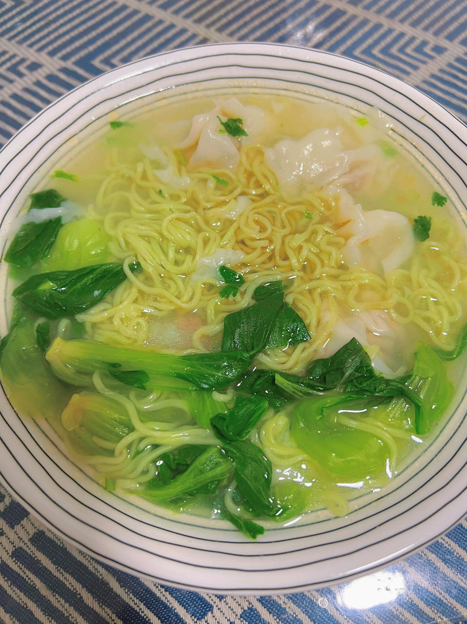 经典港式鲜虾云吞面