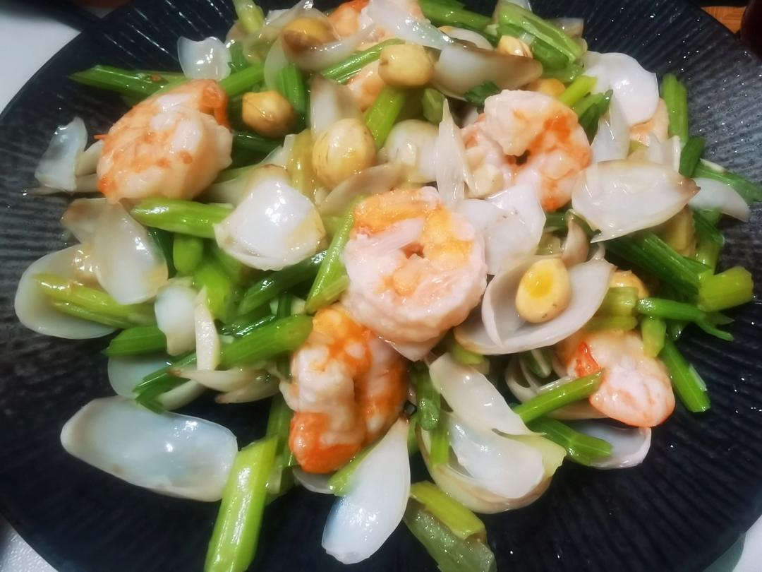 百合虾仁炒西芹