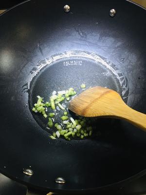 河蚌腊肉春笋豆腐汤的做法 步骤3