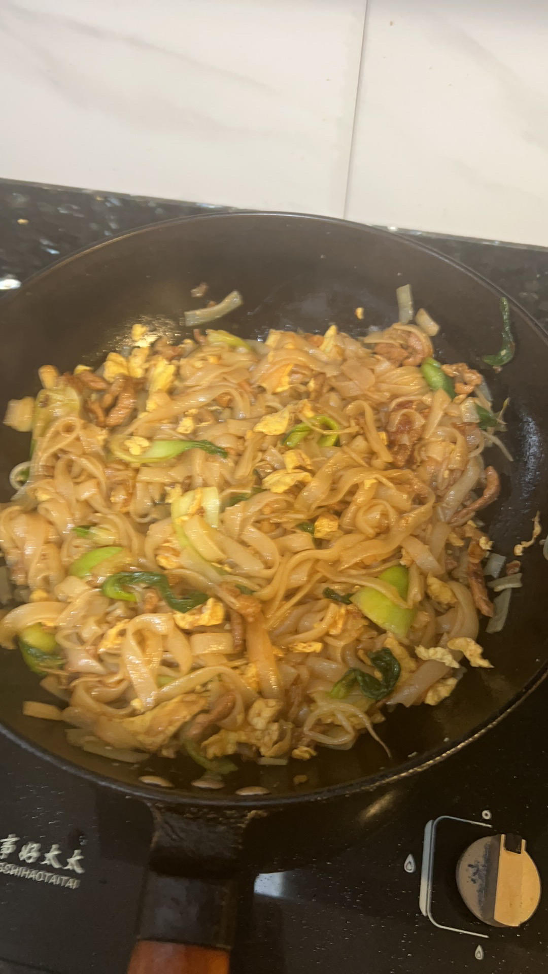 路边摊的炒河粉