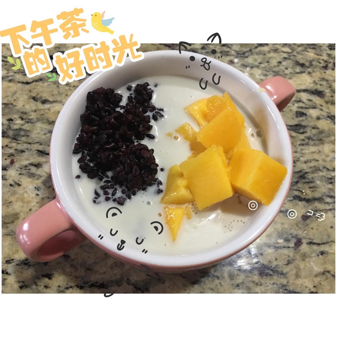 芒果黑米捞