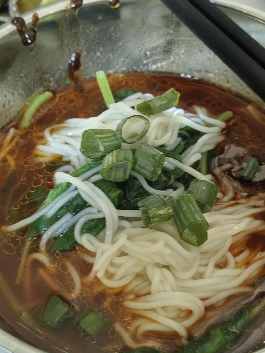 晚餐必备(懒人版拌面)