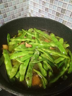 五花肉炖油豆角土豆的做法 步骤3