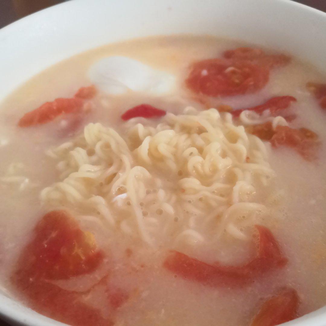 满足食欲的深夜秘密 森系浓香泡面