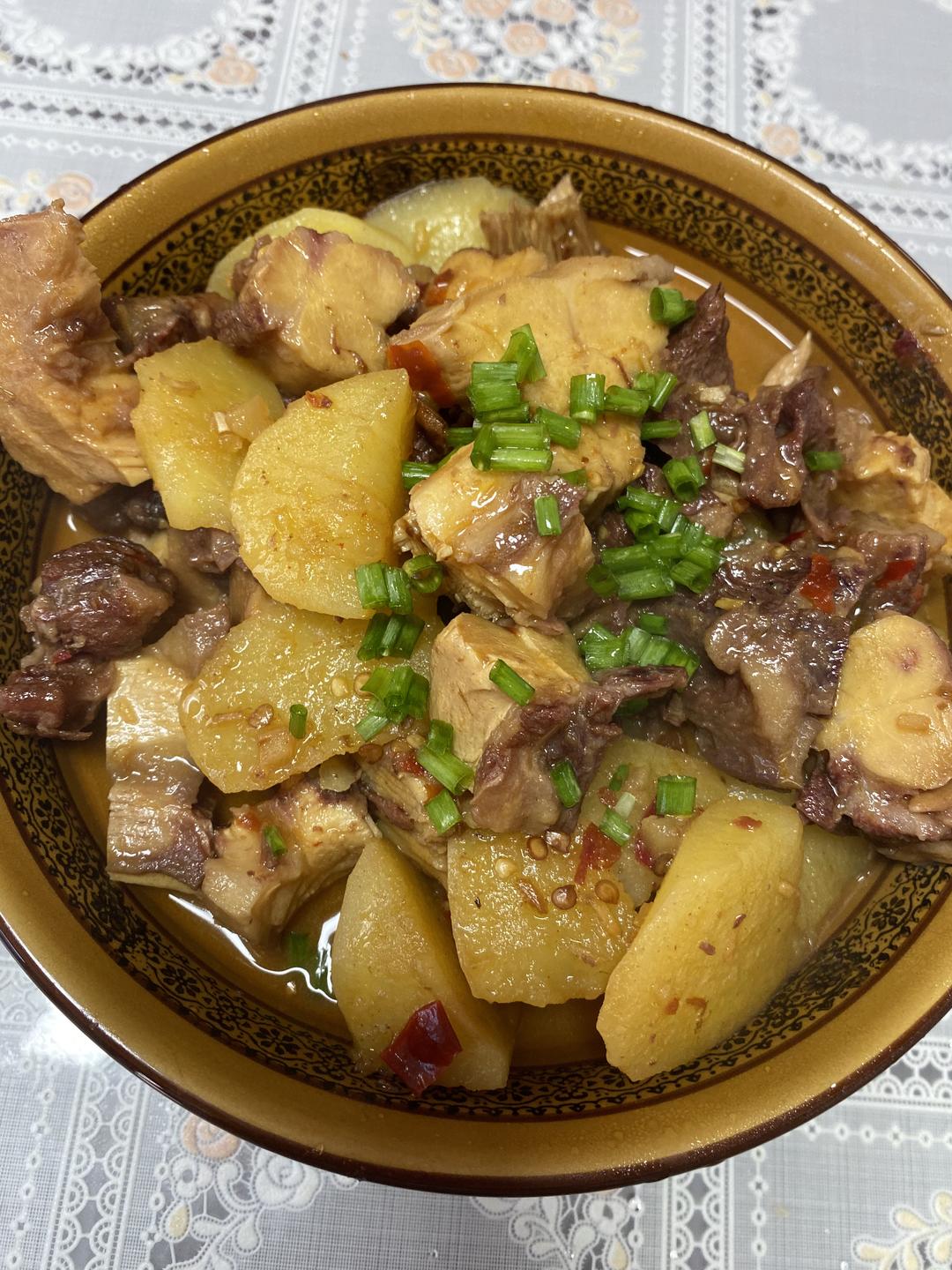 土豆炖驴板筋