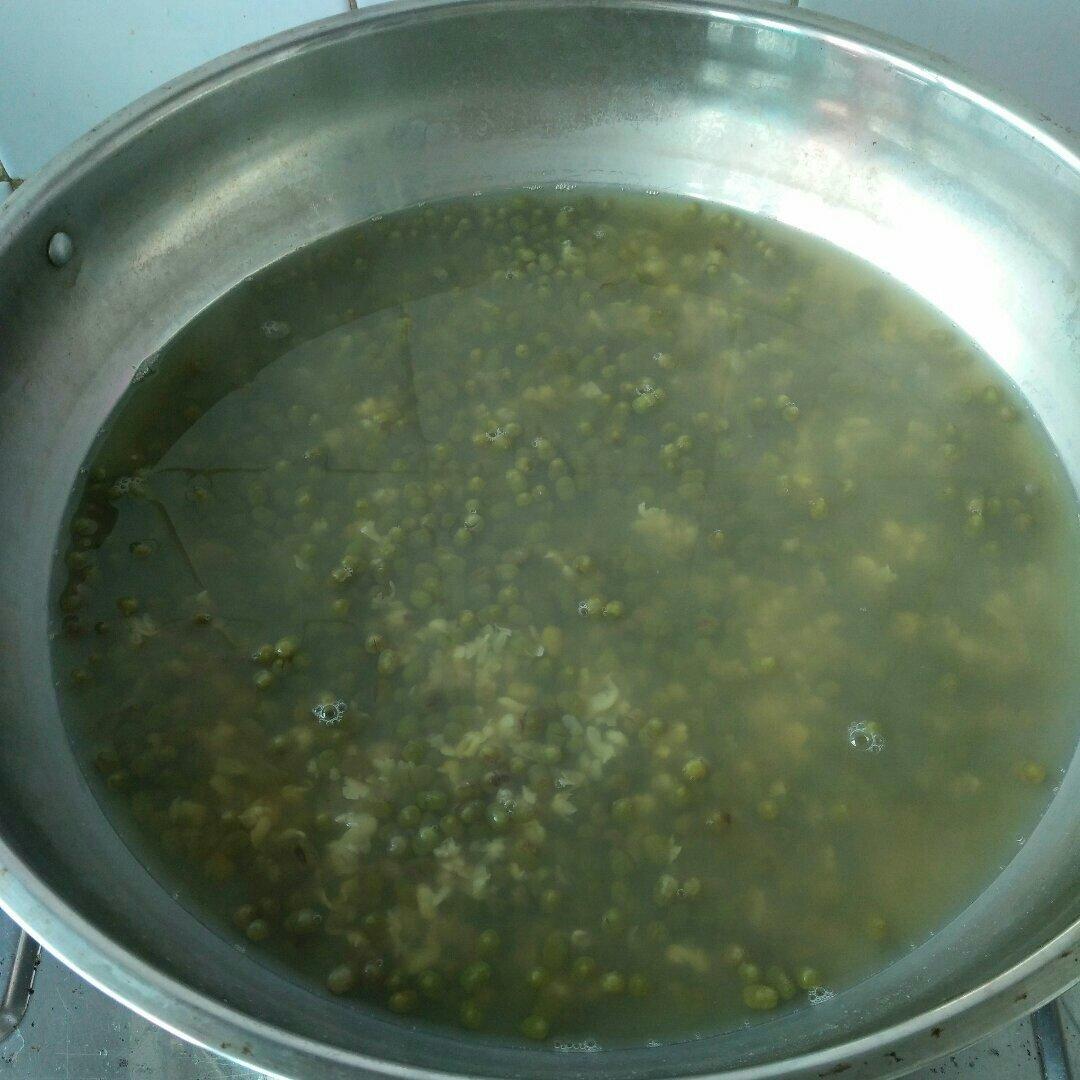 消暑解渴的“绿豆汤”